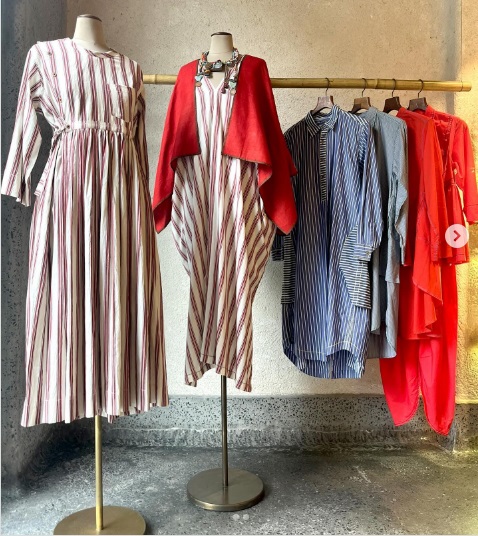 Ensemble in emporio Mall
