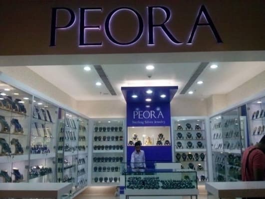 Silver jewellery in Peora mall