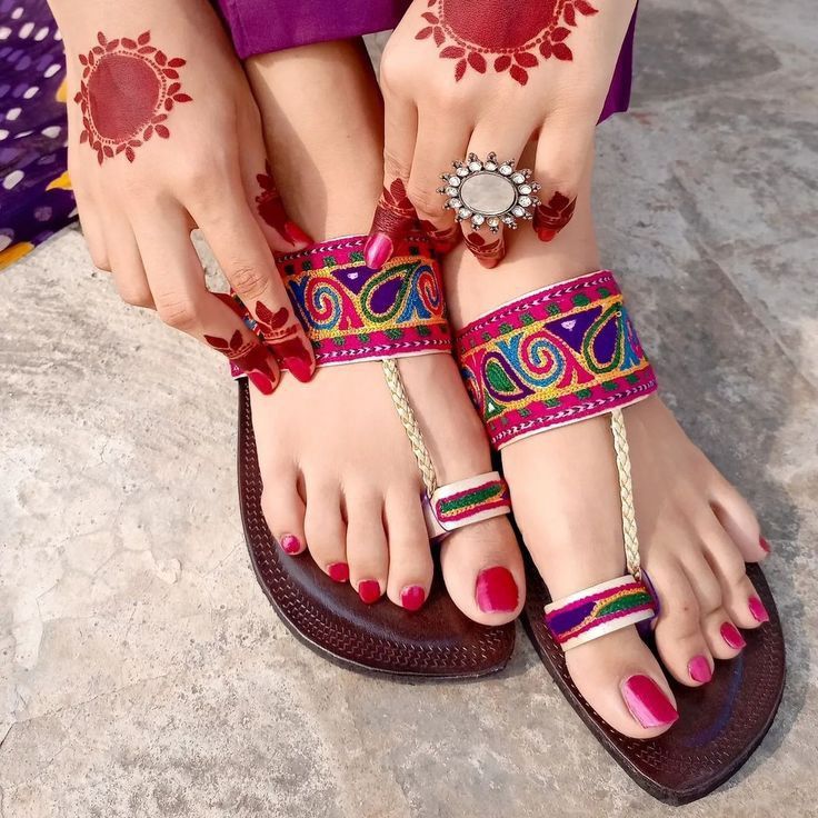 kOLHAPURI CHAPPAL