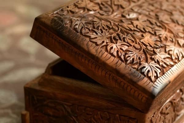 wallnut wood carving
