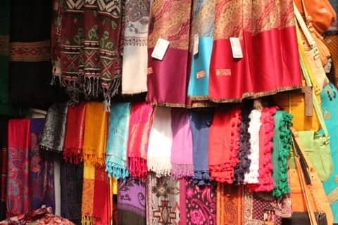 cloth markets in Mumbai