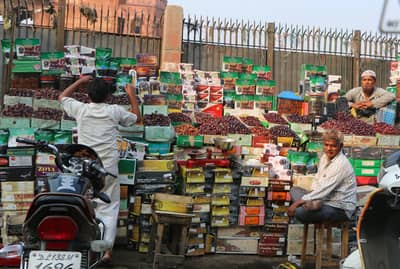 Chandni Chowk fruit market