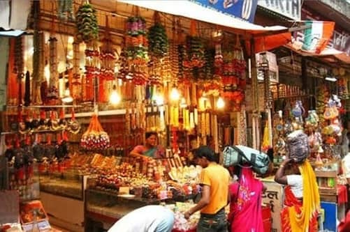 Sunday market in Delhi